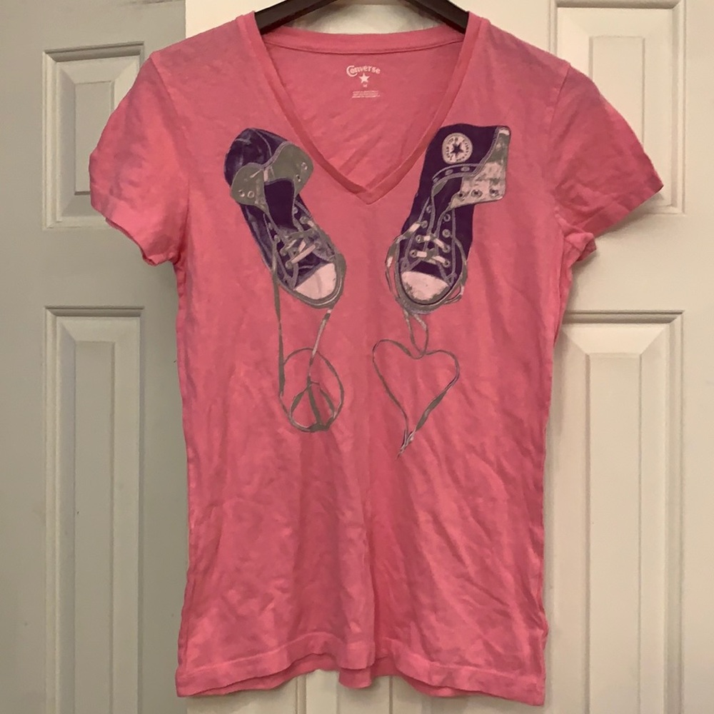 😍 2/$29 Pink Converse high tops tee M